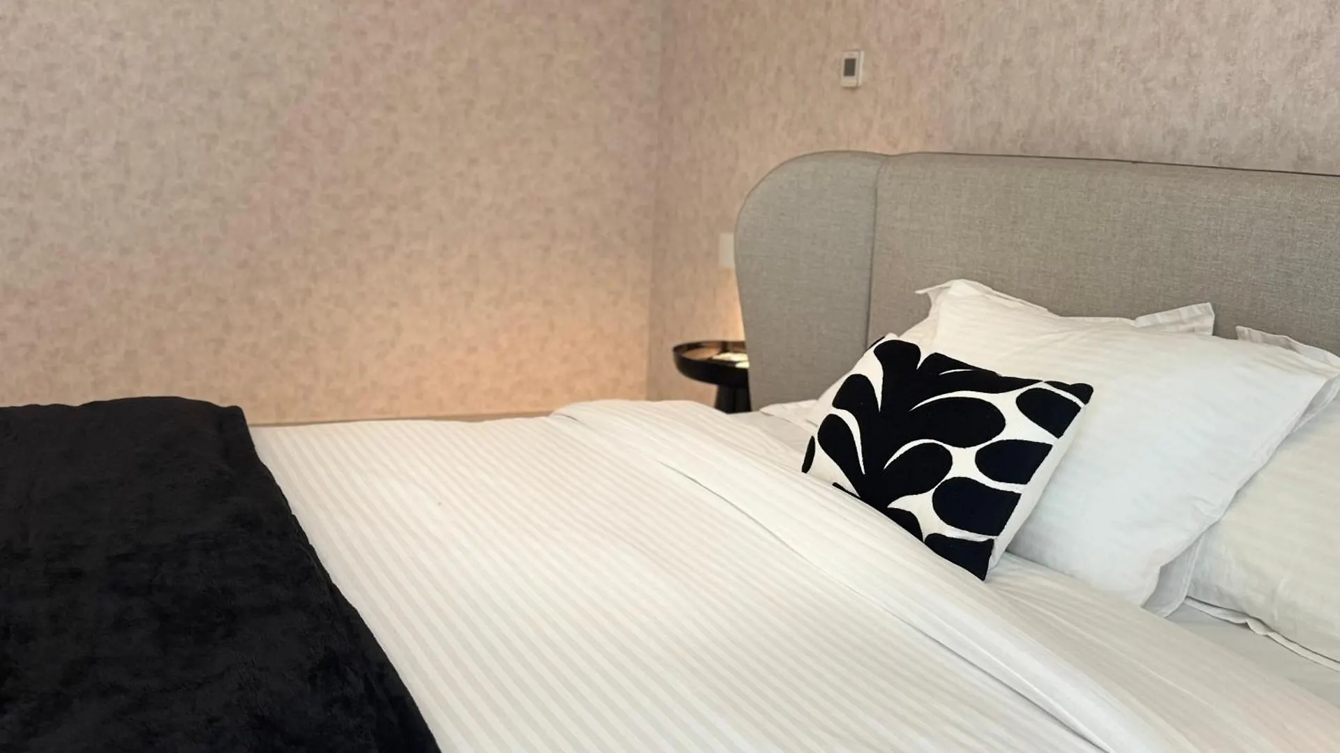 Ashri Luxe Apt On Sheikh Zayed 5 Mins Downtown Dubai Near Metro Apartmán