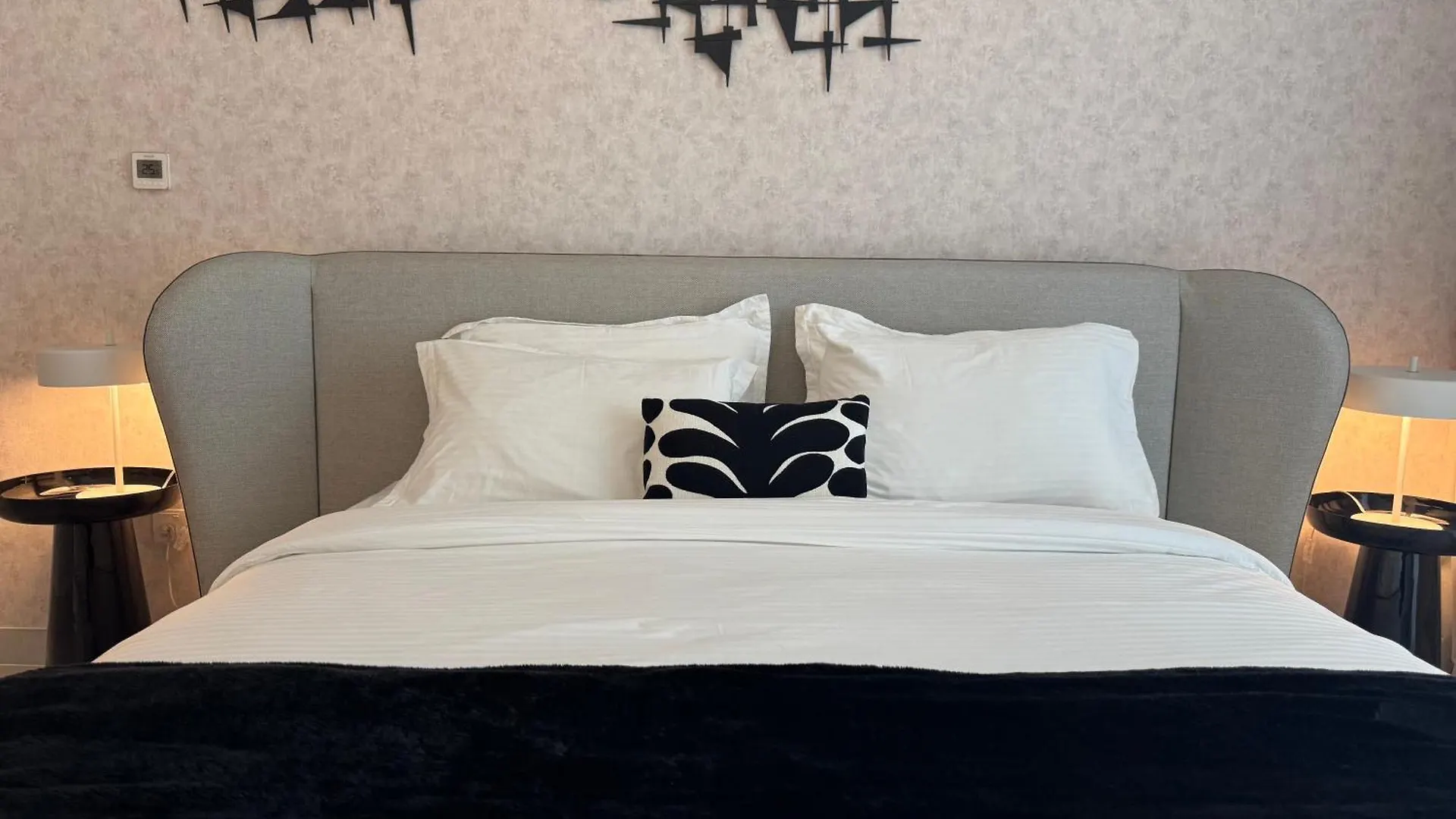 Ashri Luxe Apt On Sheikh Zayed 5 Mins Downtown Dubai Near Metro 0*,  United Arab Emirates