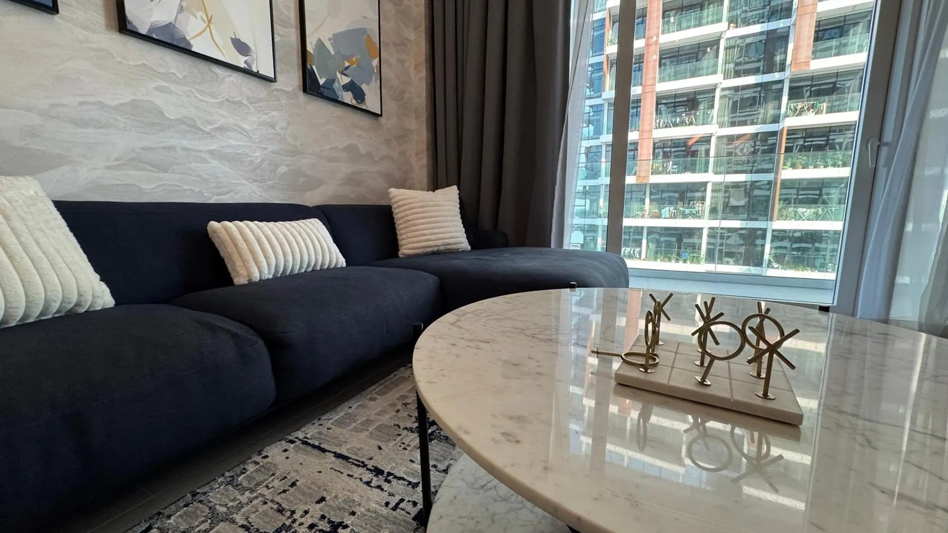 Ashri Luxe Apt On Sheikh Zayed 5 Mins Downtown Dubai Near Metro 0*,  United Arab Emirates