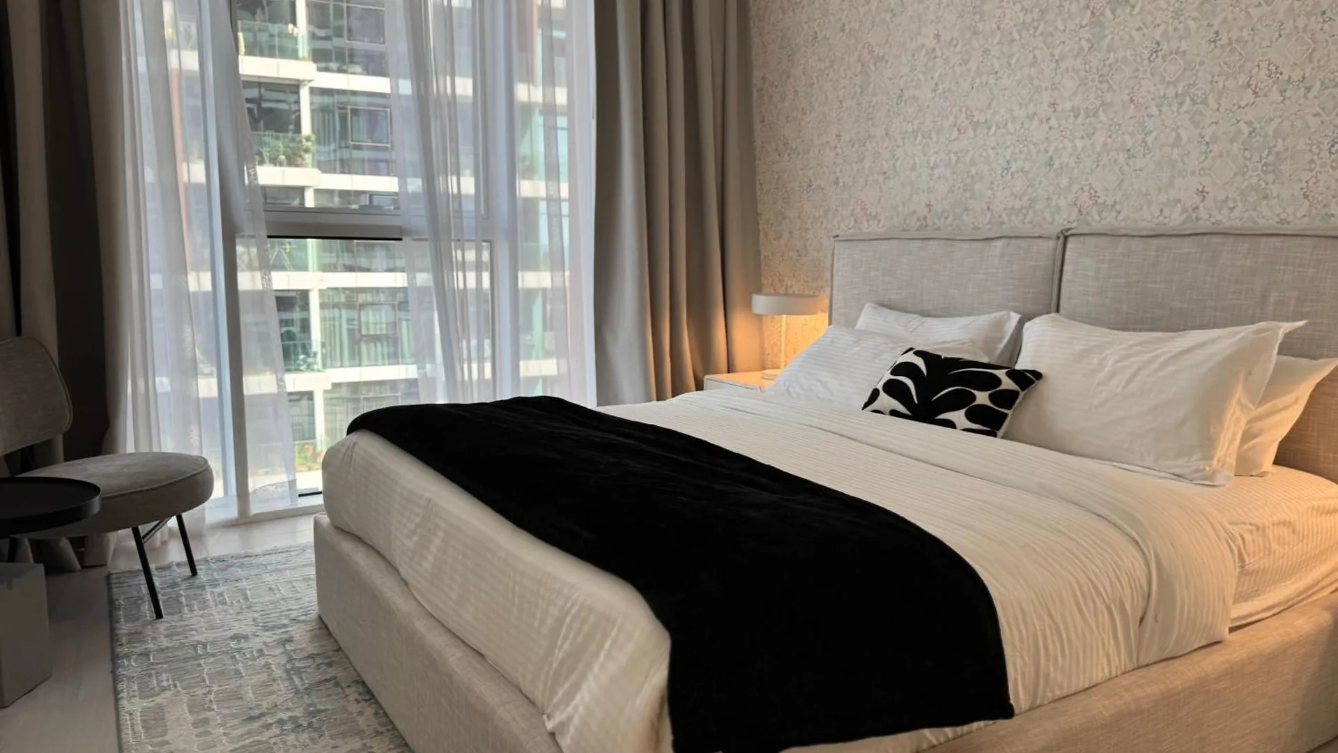 Ashri Luxe Apt On Sheikh Zayed 5 Mins Downtown Dubai Near Metro Apartment