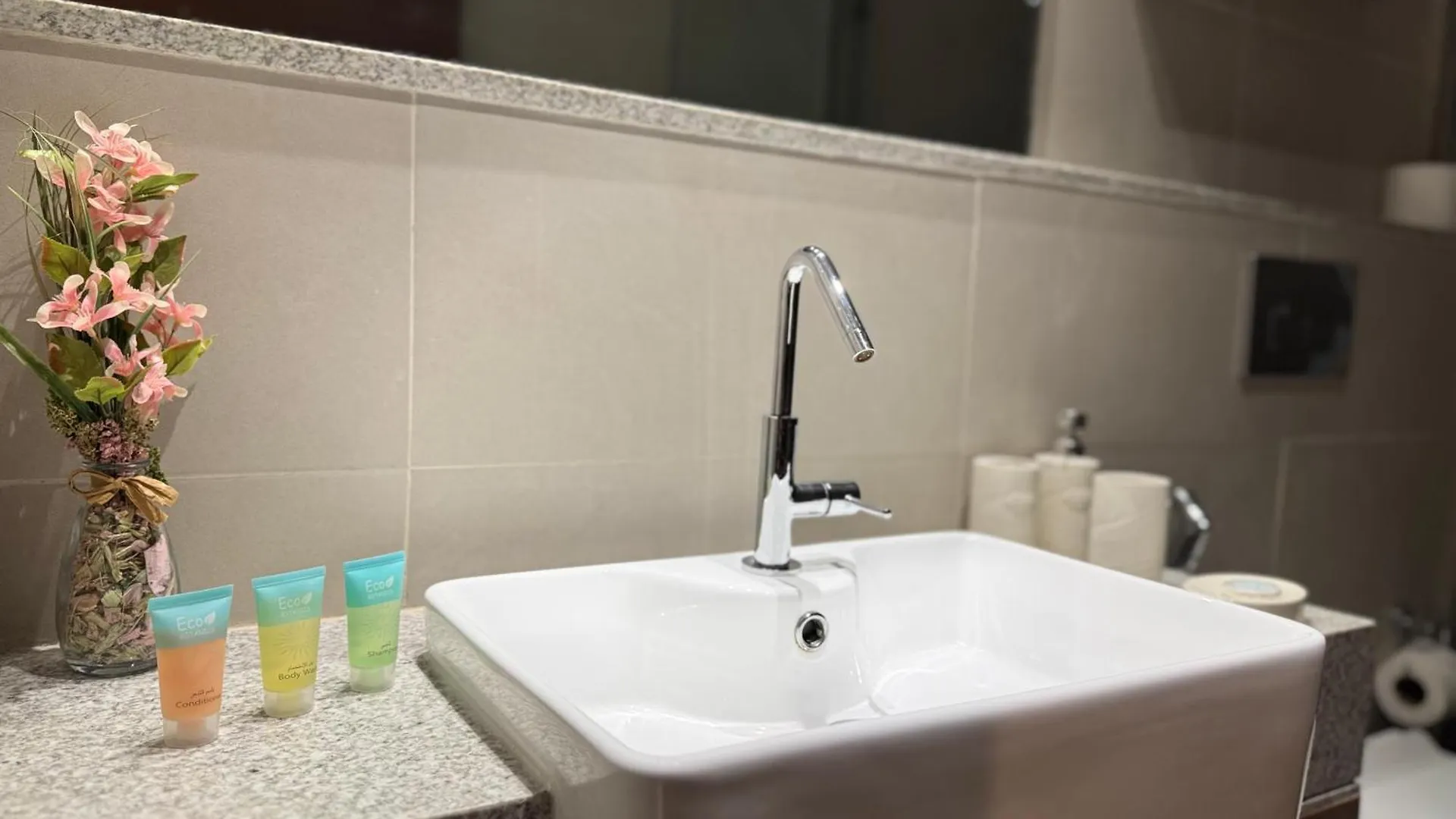 Ashri Luxe Apt On Sheikh Zayed 5 Mins Downtown Dubai Near Metro United Arab Emirates