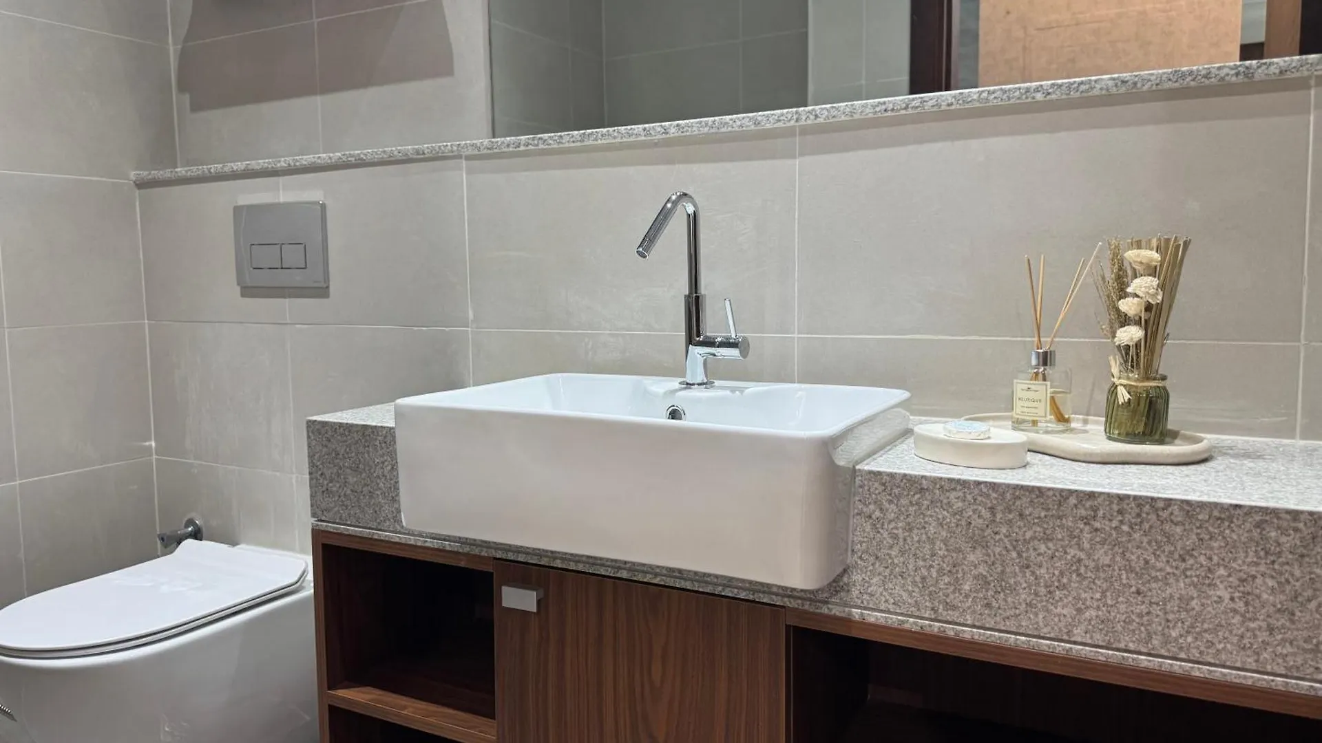 Apartment Ashri Luxe Apt On Sheikh Zayed 5 Mins Downtown Dubai Near Metro
