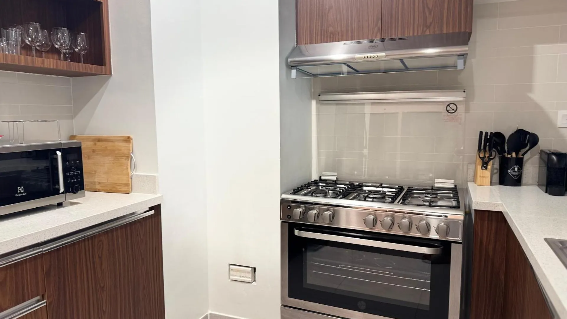 Apartment Ashri Luxe Apt On Sheikh Zayed 5 Mins Downtown Dubai Near Metro
