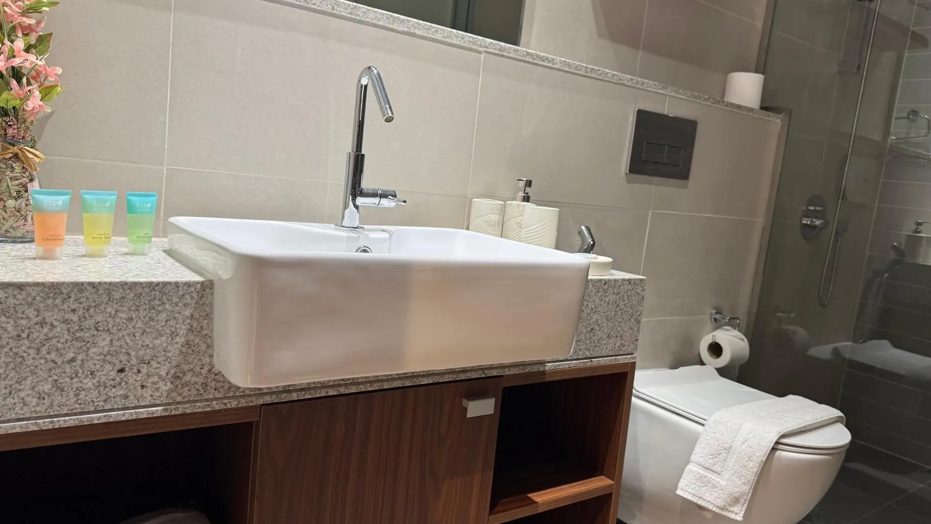 Apartment Ashri Luxe Apt On Sheikh Zayed 5 Mins Downtown Dubai Near Metro