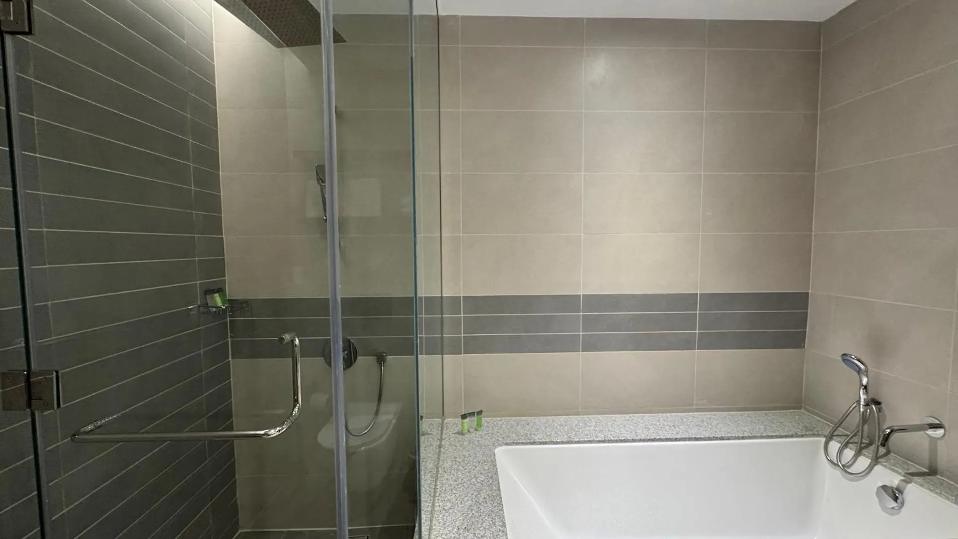 Apartment Ashri Luxe Apt On Sheikh Zayed 5 Mins Downtown Dubai Near Metro